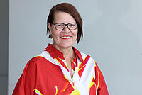 Petra Krause Petra Krause, Pflegedirektorin am EvKB und Krankenhaus Mara in Bielefeld wurde am Tag der Pflegenden mit dem Pflegepreis für politische Haltung ausgezeichnet. Foto: Sarah Jonek