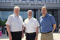 Mit Physik Menschenleben retten – Universität Bielefeld und Evangelisches Klinikum Bethel bringen gemeinsam die Medizinphysik voran Gemeinsam für die medizinphysikalische Forschung und Lehre: Prof. Dr. med. Günther Wittenberg, Dr. Volker Walhorn und Prof. Dr. Thomas Huser (v.l.). Foto: Elena Berz
