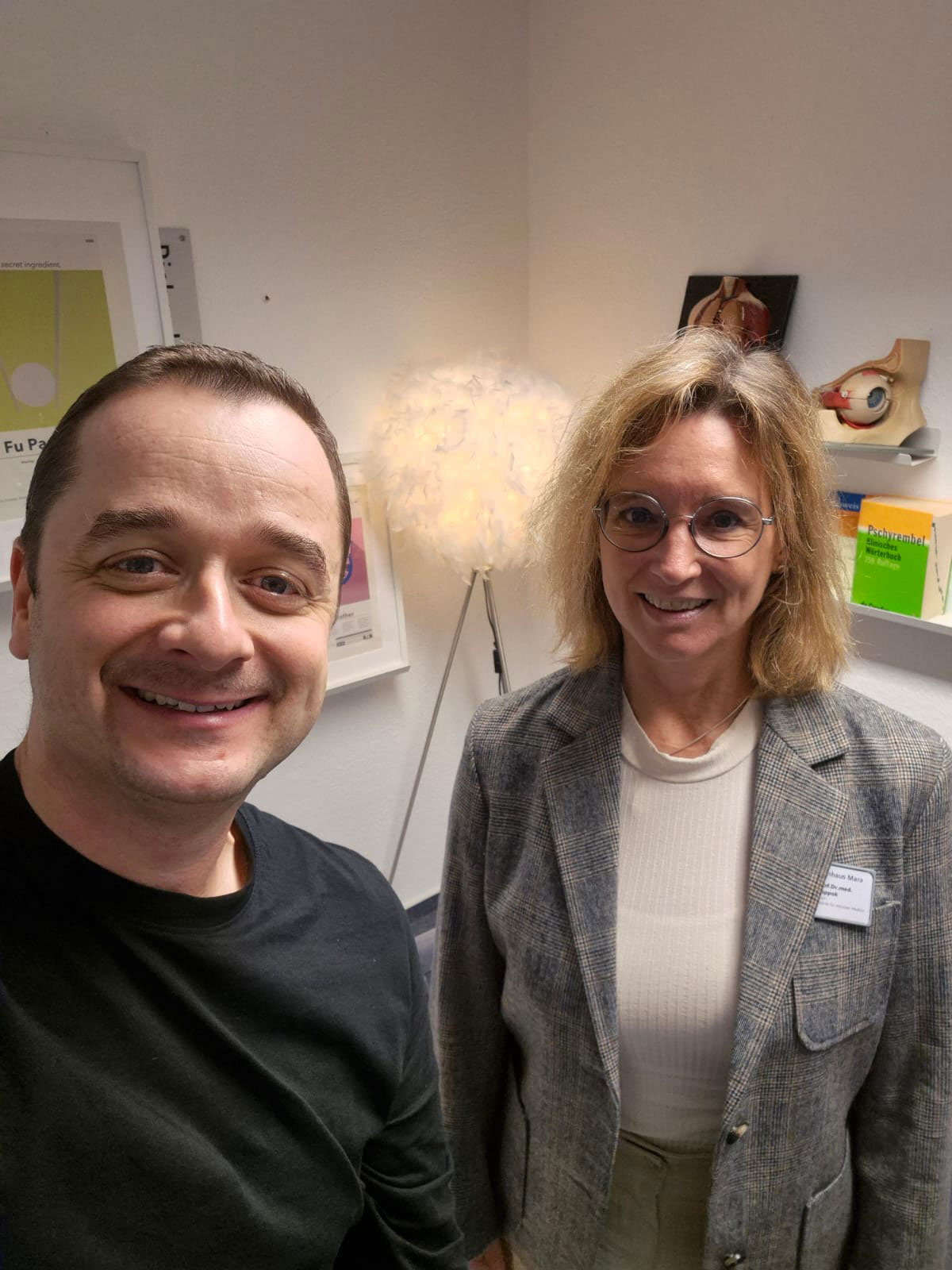 Philipp Katzmann und Univ.-Prof. Dr. med. Tanja Sappok. Selfie Philipp Katzmann und Tanja Sappok.